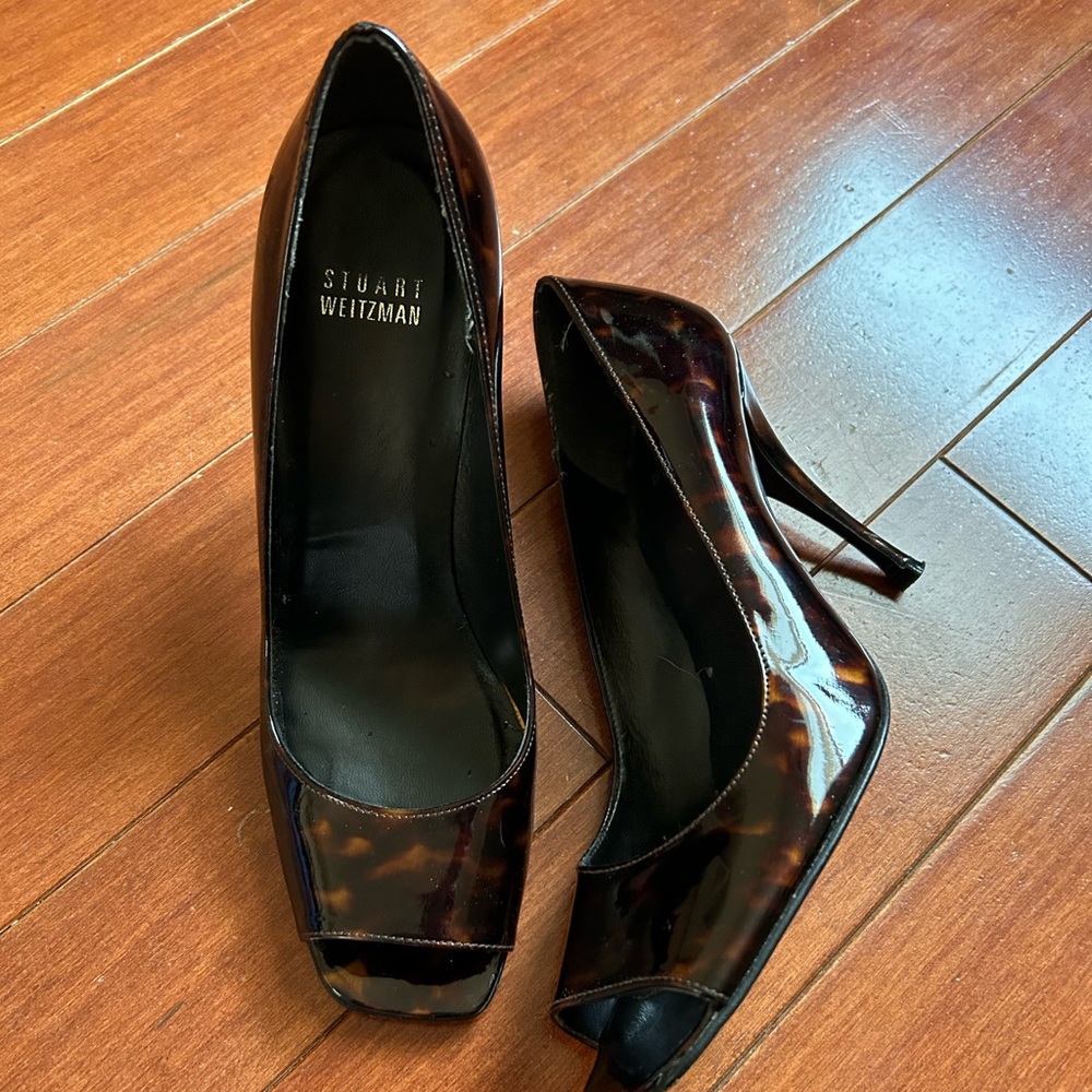 Gorgeous tortoise shell Stuart Weitzman heels!